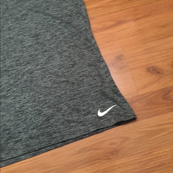 Nike size medium gray dri-fit t-shirt - Picture 2 of 2